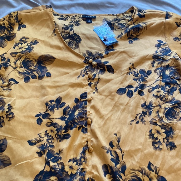 Satin blouse - Picture 2 of 7